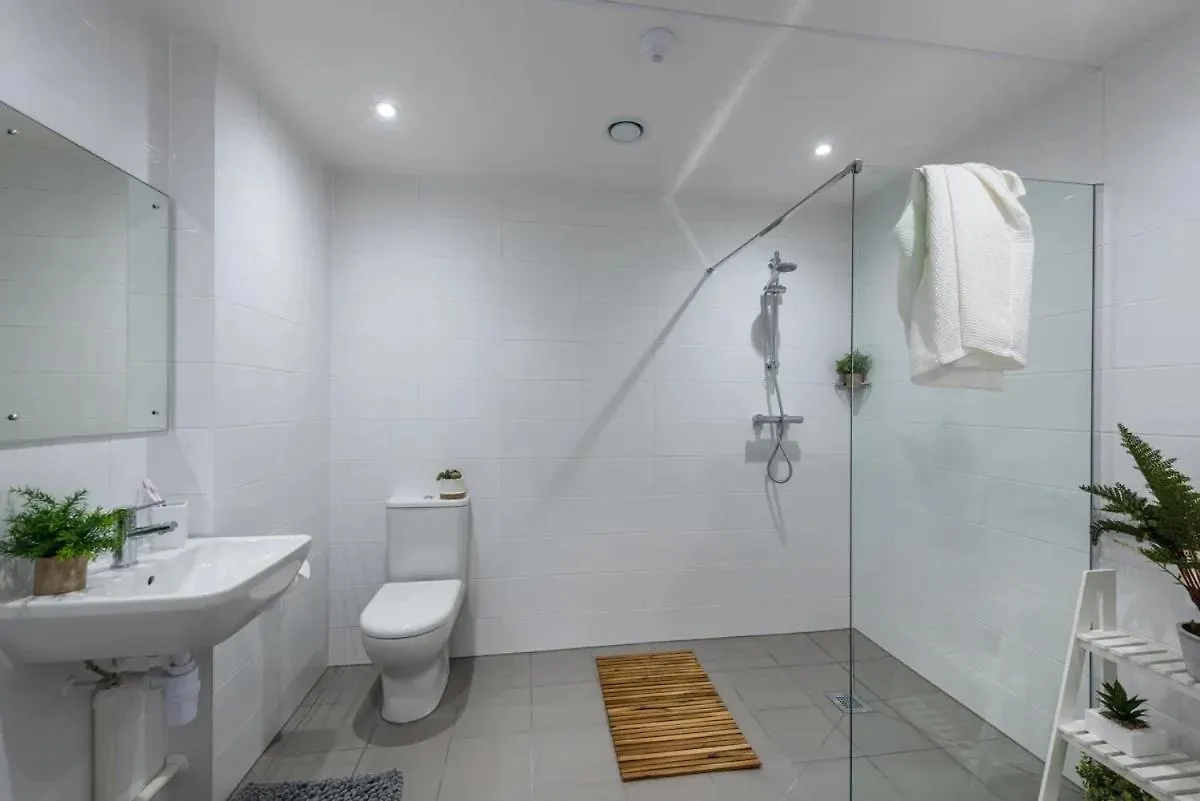 Apartment Deluxe Studio And Ensuites At The Valentine In London Ilford