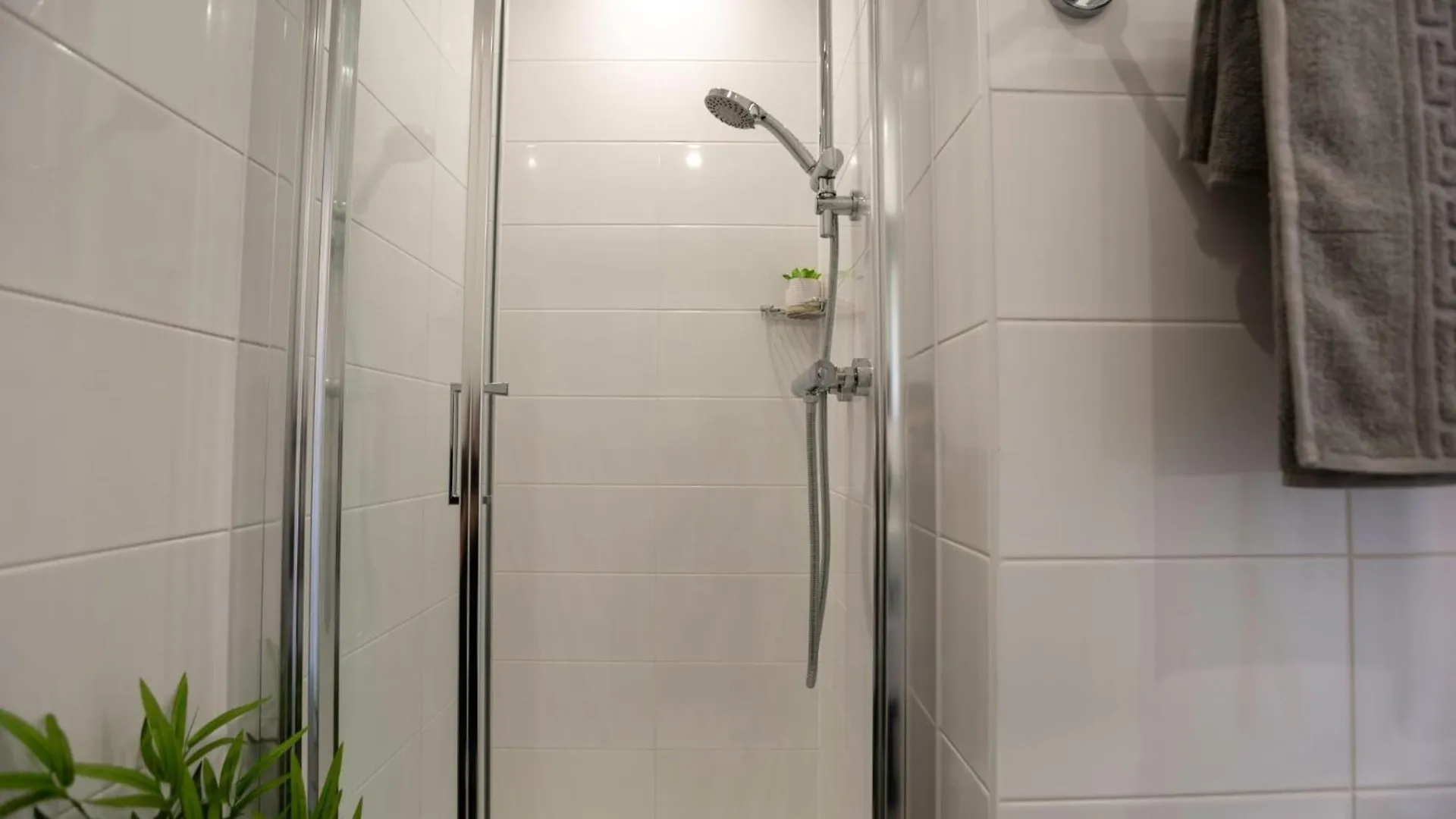 Deluxe Studio And Ensuites At The Valentine In London Ilford Apartment